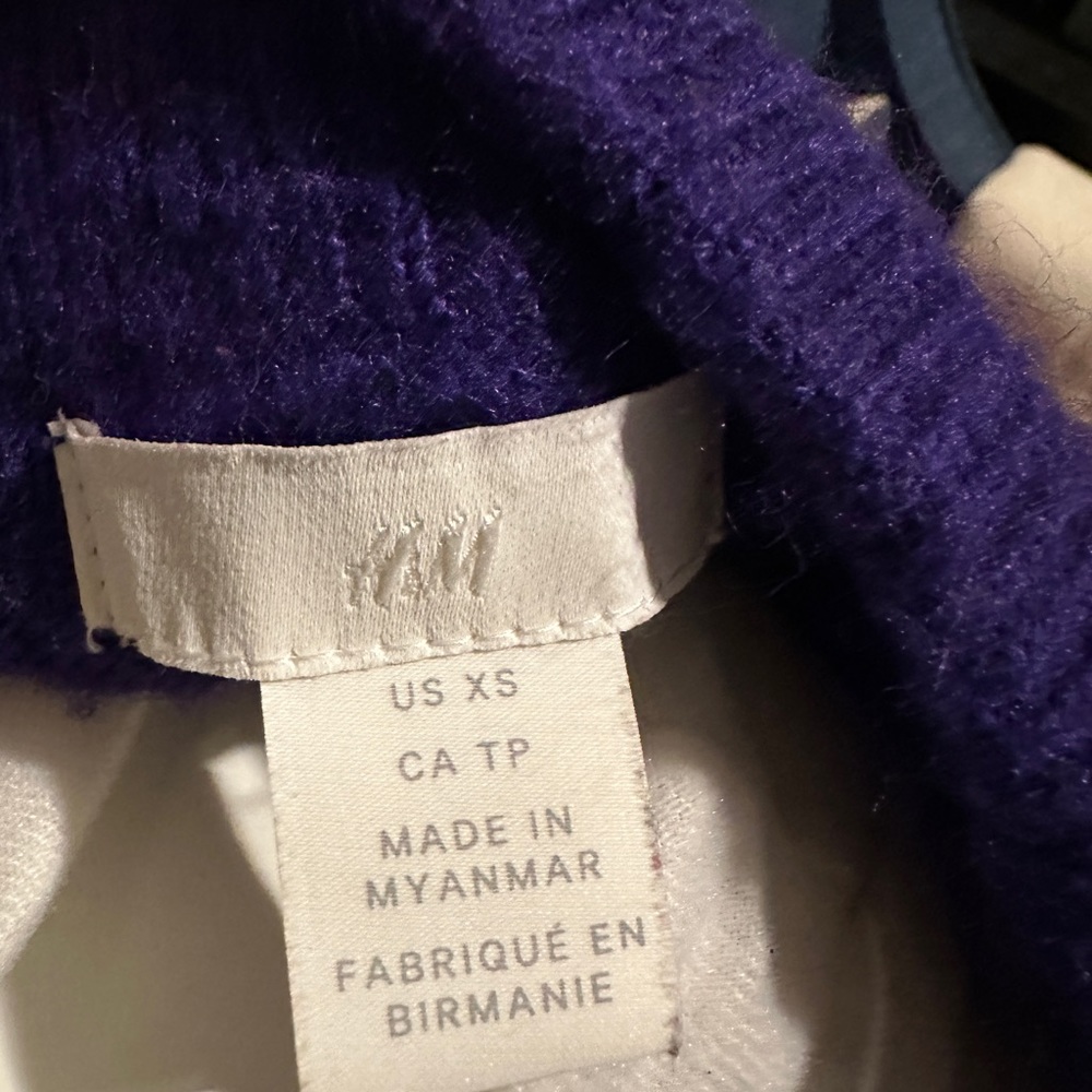 H&M Crew Neck Sweater. Purple. XS - Picture 2 of 3